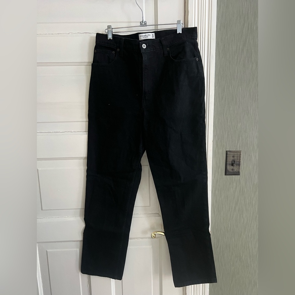 Abercrombie & Fitch The 90s Straight Ultra High Rise No Fade Black size 30/10